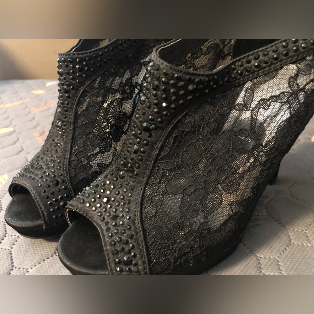 Michaelangelo Black Lace Peep-Toe Studded Wedges